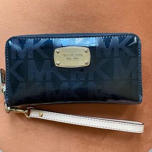 Black Michael Kors wallet